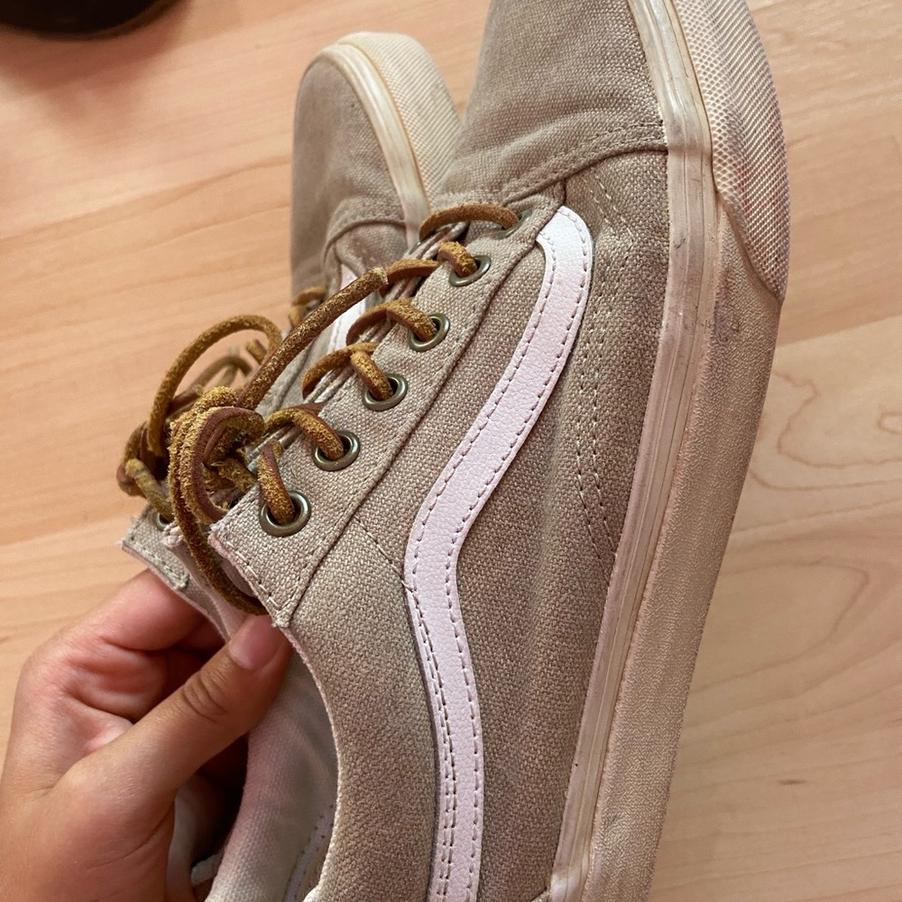 Vans - Picture 2 of 7